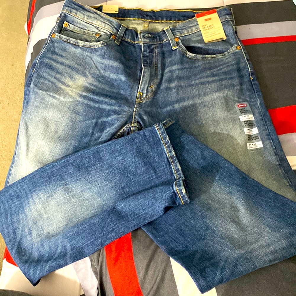 Men Levi’s relaxed straight jeans